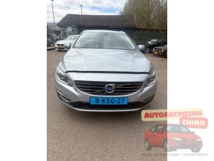 Volvo V60 I 2.4 D6 20V Plug-in Hybrid AWD Schrottauto (2013, Grau)