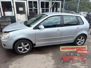 Volkswagen Polo IV 1.2 12V Épave (2006, Gris)