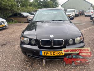 BMW 3 serie Compact 318ti 16V Samochód złomowany (2003, Czarny)