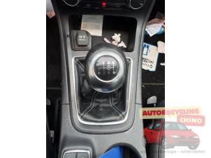 Mercedes B 1.6 B-180 BlueEFFICIENCY Turbo 16V Samochód złomowany (2013, Szary)