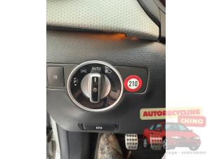 Mercedes B 1.6 B-180 BlueEFFICIENCY Turbo 16V Samochód złomowany (2013, Szary)