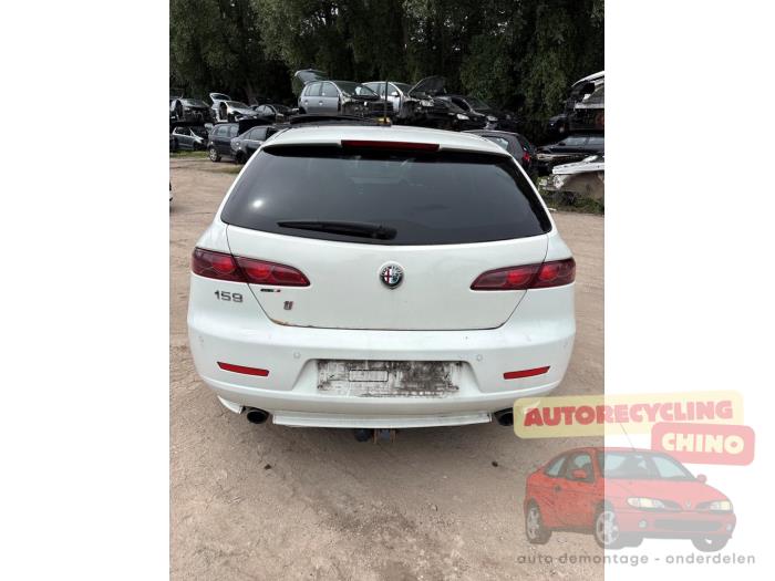 Alfa Romeo 159 Sportwagon 1.8 TBi 16V Samochód złomowany (2012, Bialy)