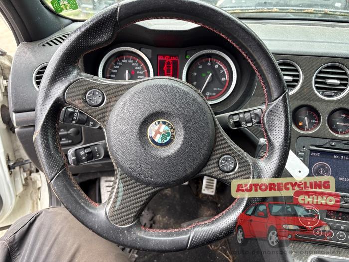 Alfa Romeo 159 Sportwagon 1.8 TBi 16V Samochód złomowany (2012, Bialy)