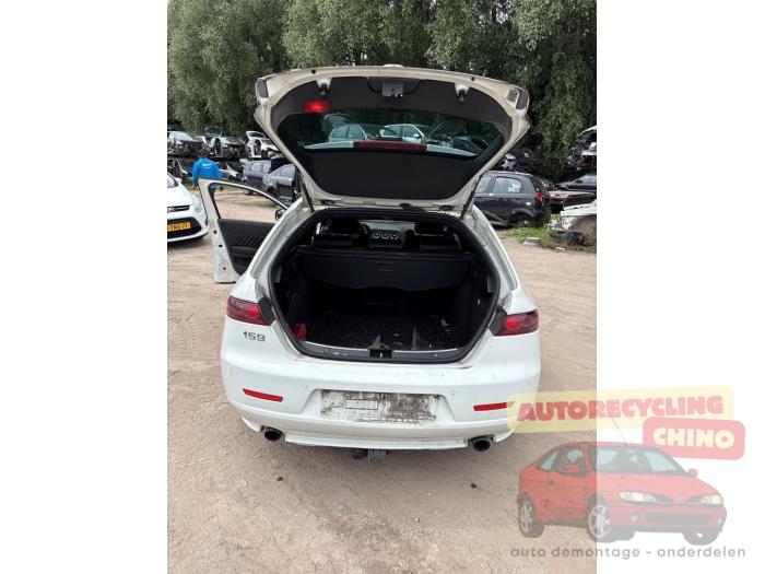 Alfa Romeo 159 Sportwagon 1.8 TBi 16V Samochód złomowany (2012, Bialy)