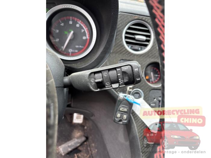 Alfa Romeo 159 Sportwagon 1.8 TBi 16V Samochód złomowany (2012, Bialy)