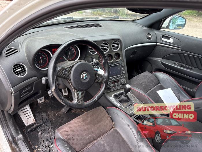 Alfa Romeo 159 Sportwagon 1.8 TBi 16V Samochód złomowany (2012, Bialy)