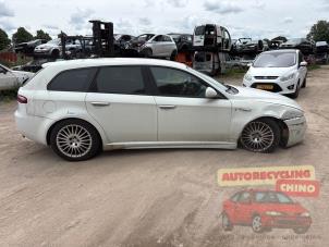 Alfa Romeo 159 Sportwagon 1.8 TBi 16V Samochód złomowany (2012, Bialy)