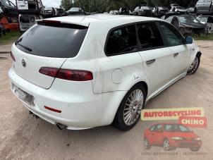 Alfa Romeo 159 Sportwagon 1.8 TBi 16V Samochód złomowany (2012, Bialy)