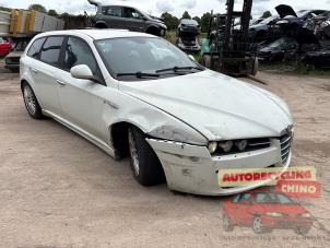 Alfa Romeo 159 Sportwagon 1.8 TBi 16V Samochód złomowany (2012, Bialy)