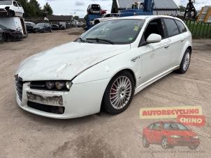 Alfa Romeo 159 Sportwagon 1.8 TBi 16V Samochód złomowany (2012, Bialy)