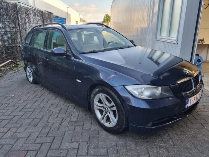 BMW 3 serie Touring 318d 16V Salvage vehicle (2007, Blue)