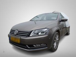 Volkswagen Passat 2.0 TDI 16V 170 Samochód złomowany (2011, Brazowy)