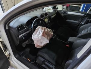 Volkswagen Golf VI 1.4 TSI 122 16V Samochód złomowany (2009, Bialy)