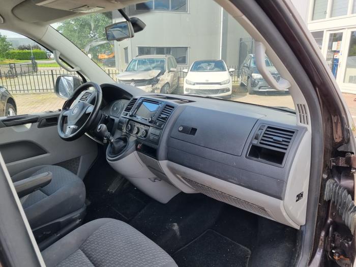 Volkswagen Transporter T5 2.0 TDI DRF Épave (2011, Brun)