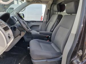 Volkswagen Transporter T5 2.0 TDI DRF Épave (2011, Brun)