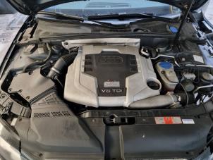 Audi A4 Avant 3.0 TDI V6 24V Quattro Épave (2008, Foncé, Gris)