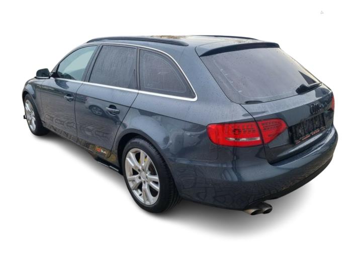 Audi A4 Avant 2.0 TDI 16V Samochód złomowany (2010, Szary)