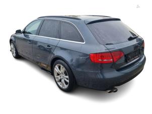 Audi A4 Avant 2.0 TDI 16V Samochód złomowany (2010, Szary)