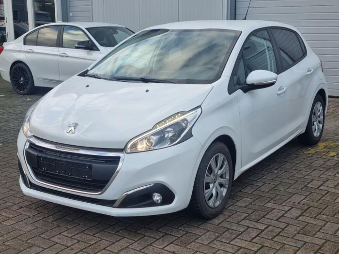 Peugeot 208 I 1.2 Vti 12V PureTech Épave (2018, Blanc)