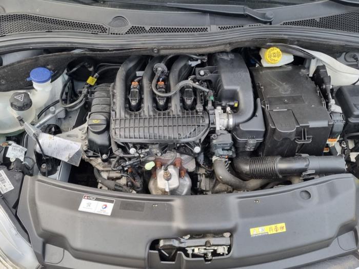 Peugeot 208 I 1.2 Vti 12V PureTech Épave (2018, Blanc)