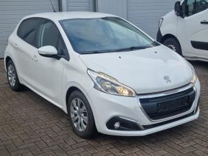 Peugeot 208 I 1.2 Vti 12V PureTech Épave (2018, Blanc)