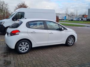 Peugeot 208 I 1.2 Vti 12V PureTech Épave (2018, Blanc)