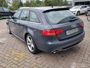 Audi A4 Avant 3.0 TDI V6 24V Quattro Épave (2008, Foncé, Gris)