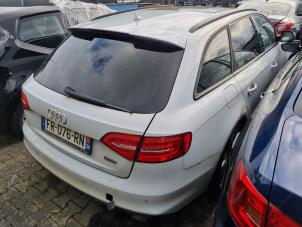 Audi A4 Avant 3.0 TDI 245 V6 24V Quattro Épave (2015, Blanc)