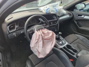 Audi A4 Avant 3.0 TDI 245 V6 24V Quattro Épave (2015, Blanc)