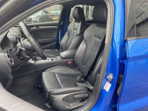 Audi A3 Limousine 1.0 TFSI 12V Épave (2018, Bleu)