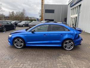 Audi A3 Limousine 1.0 TFSI 12V Épave (2018, Bleu)