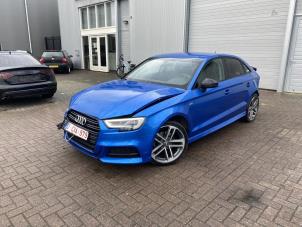 Audi A3 Limousine 1.0 TFSI 12V Épave (2018, Bleu)