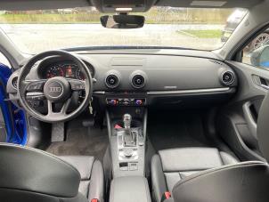 Audi A3 Limousine 1.0 TFSI 12V Épave (2018, Bleu)
