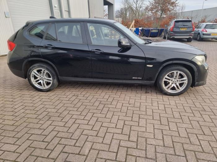 BMW X1 sDrive 18d 2.0 16V Salvage vehicle (2011, Black)