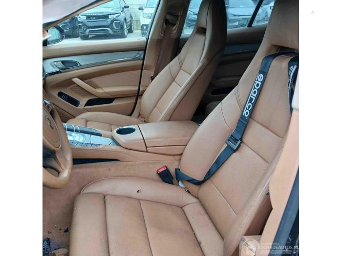Porsche Panamera 4.8 V8 32V 4S Épave (2010, Brun)