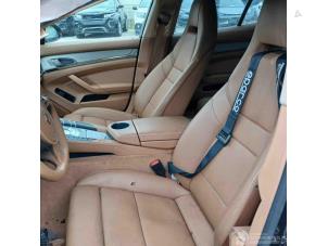 Porsche Panamera 4.8 V8 32V 4S Épave (2010, Brun)