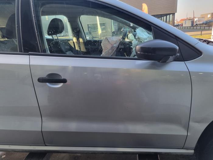 Volkswagen Polo V 1.2 TDI 12V BlueMotion Schrottauto (2011, Silbergrau)