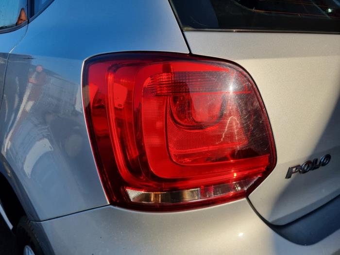 Volkswagen Polo V 1.2 TDI 12V BlueMotion Schrottauto (2011, Silbergrau)