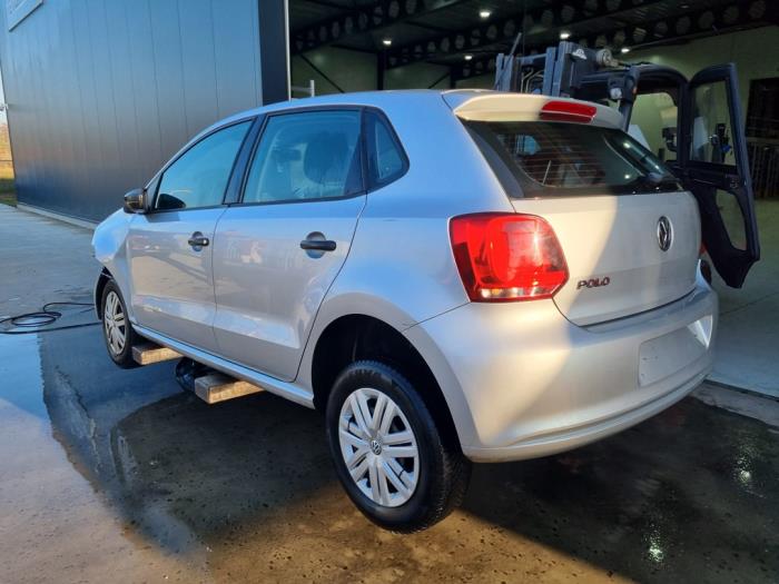 Volkswagen Polo V 1.2 TDI 12V BlueMotion Schrottauto (2011, Silbergrau)