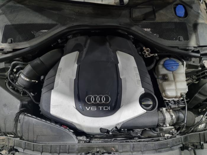 Audi A6 Avant 3.0 TDI V6 24V biturbo Quattro Épave (2017, Noir)