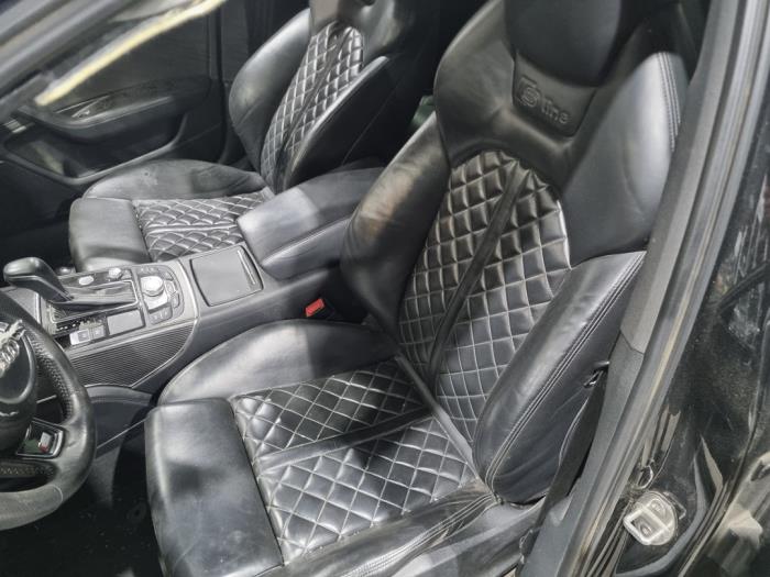 Audi A6 Avant 3.0 TDI V6 24V biturbo Quattro Épave (2017, Noir)