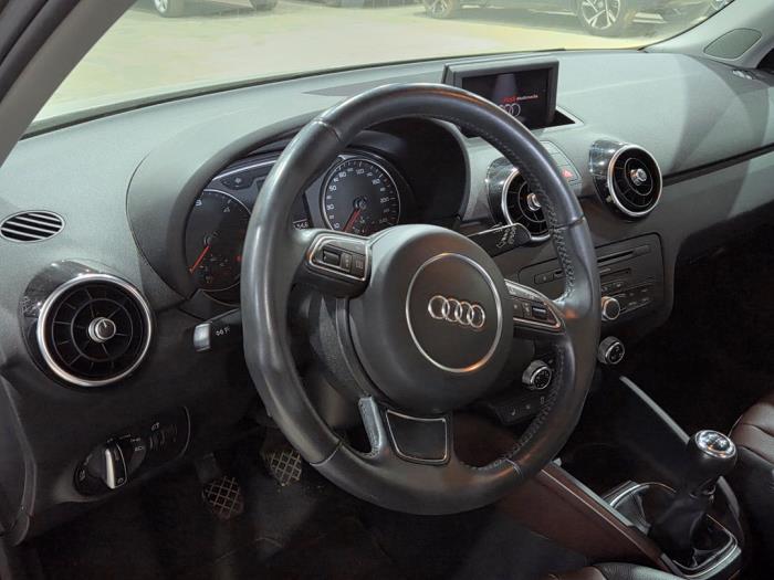 Audi A1 Sportback 1.6 TDI 16V Skrotfordon (2013, WIT)