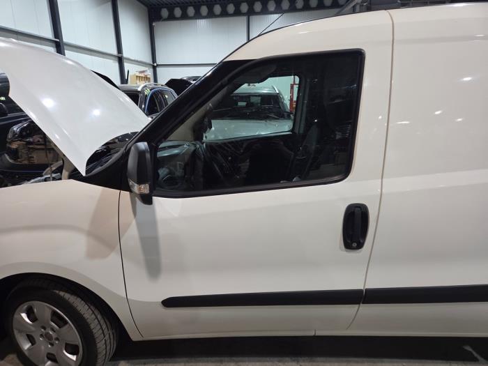 Fiat Doblo Cargo 1.3 D Multijet Vehículo de desguace (2011, Blanco)