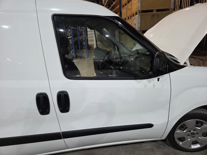 Fiat Doblo Cargo 1.3 D Multijet Vehículo de desguace (2011, Blanco)