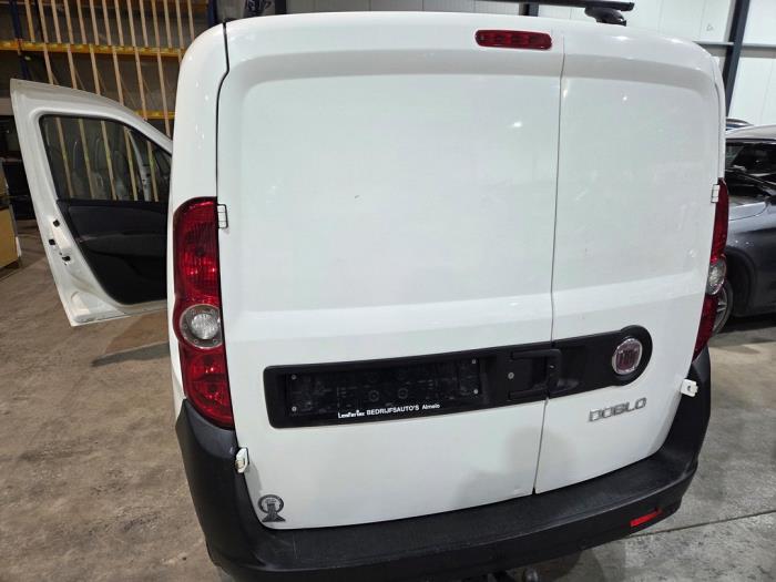 Fiat Doblo Cargo 1.3 D Multijet Vehículo de desguace (2011, Blanco)