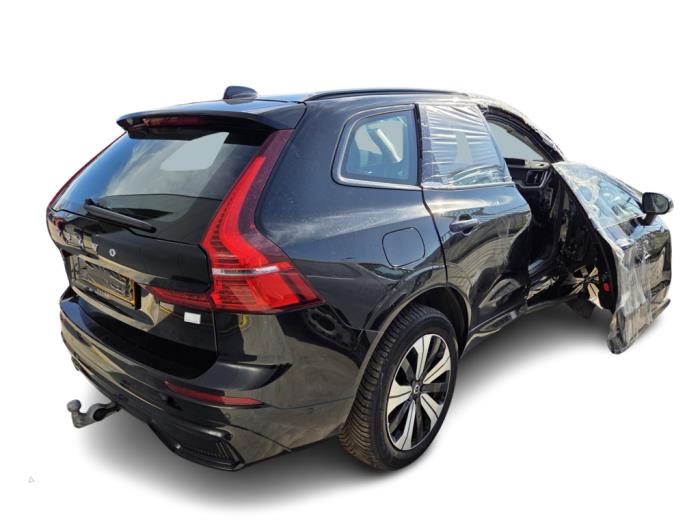 Volvo XC60 II 2.0 T6 16V Recharge, Twin Engine AWD Samochód złomowany (2024, Czarny)