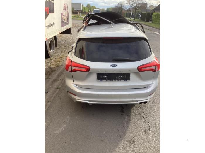 Ford Focus 4 Wagon 1.5 EcoBlue 120 Samochód złomowany (2020, Metalik, Srebrny)