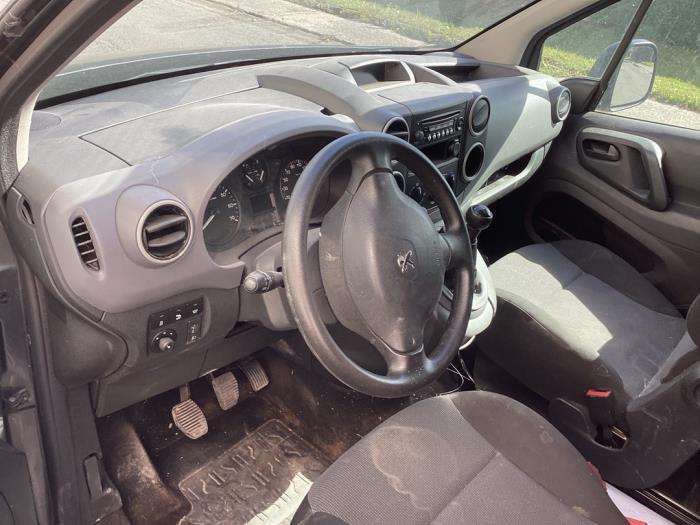 Peugeot Partner 1.6 BlueHDi 100 Salvage vehicle (2016, Gray)