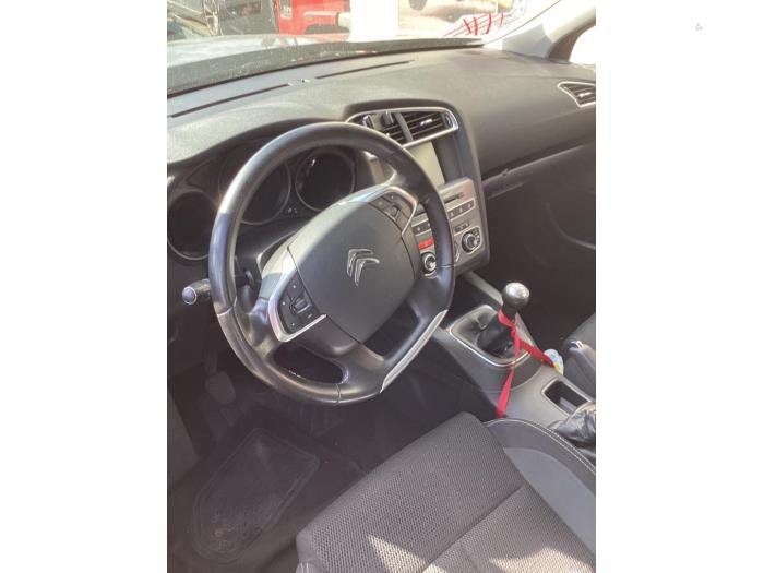 Citroen C4 Berline 1.2 12V e-THP PureTech 110 Skrotfordon (2016, GRIJS)