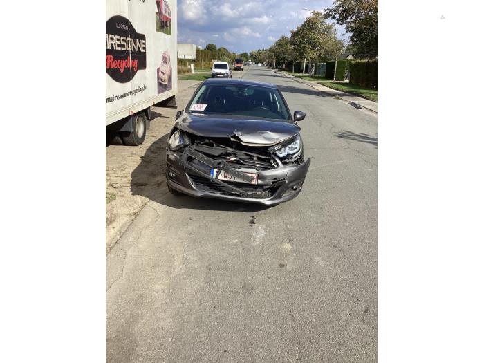 Citroen C4 Berline 1.2 12V e-THP PureTech 110 Skrotfordon (2016, GRIJS)